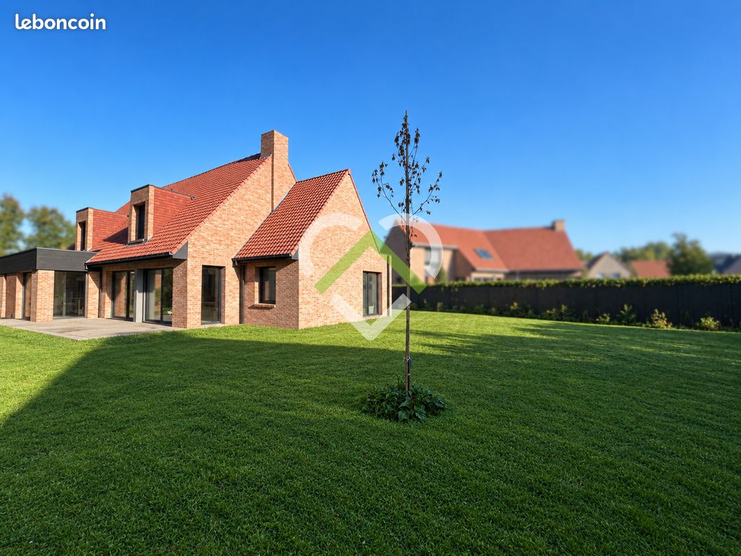 Maison 7 pièces 190 m² · à Croix · 190 m² · 1 050 000 €