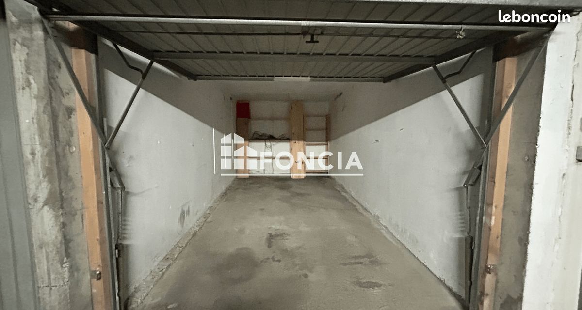 Parking 14 m² · à La Rochelle · 14 m² · 110 €/mois