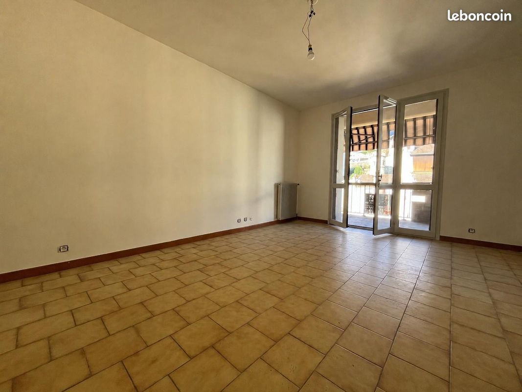 Appartement 3 pièces 73 m² · à Annonay · 73 m² · 715 €