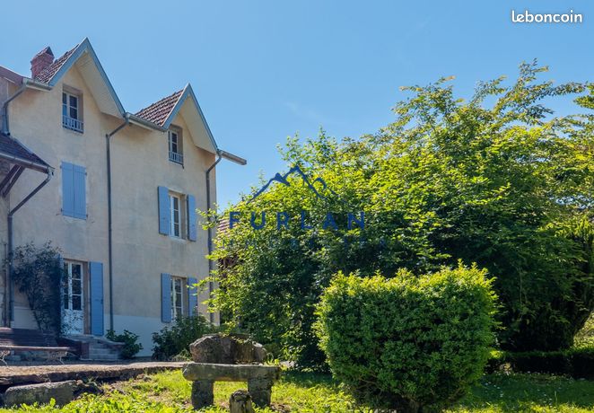 Maison 8 pièces 180 m²