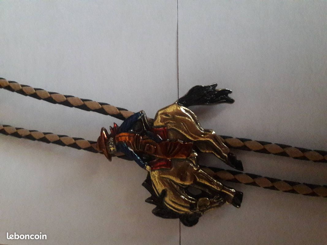 Bolo-tie "cowboy" (image 1)