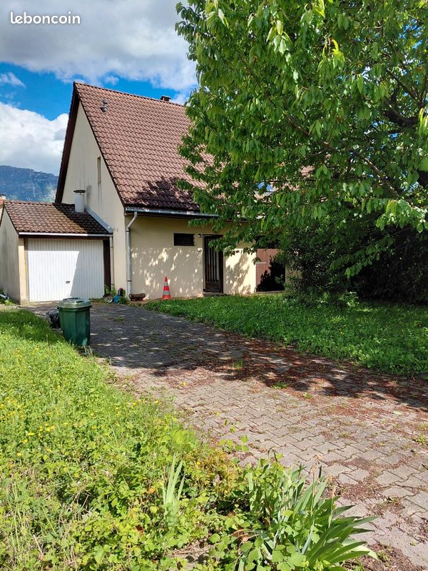 Maison 5 pièces 122 m² · à Noyarey · 122 m² · 320 000 €