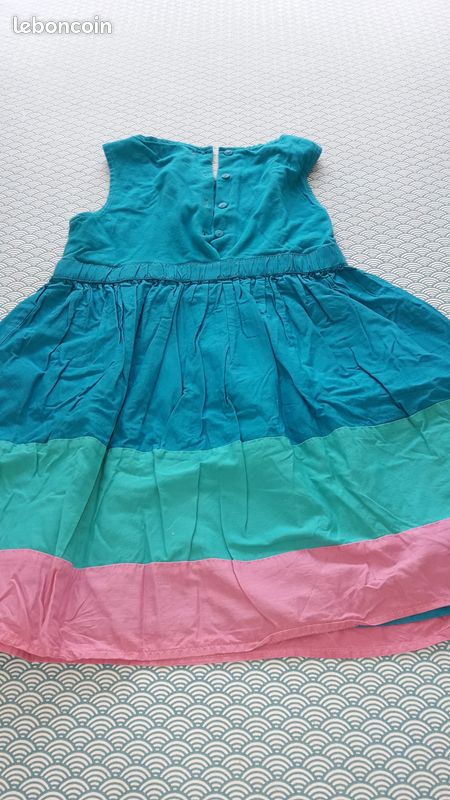 Robe à bretelle rose et verte taille 8 ans (image 2)
