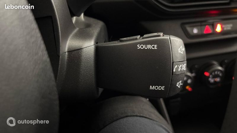 Dacia Sandero 1.0 SCe 65ch Essential (image 28)