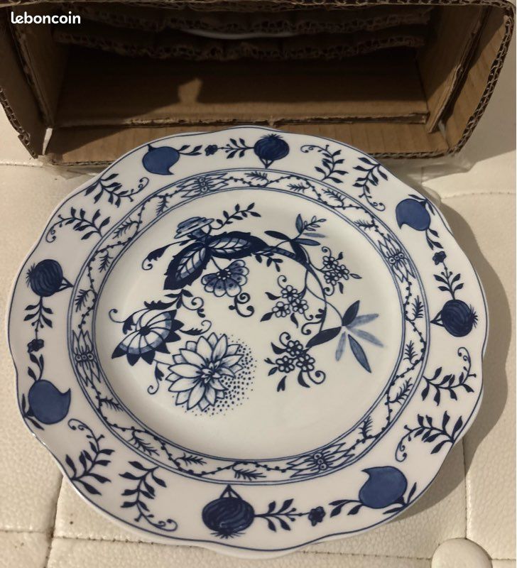 4 ans Assiettes à dessert Royal Boch Motif « Oignons bleus » (image 3)