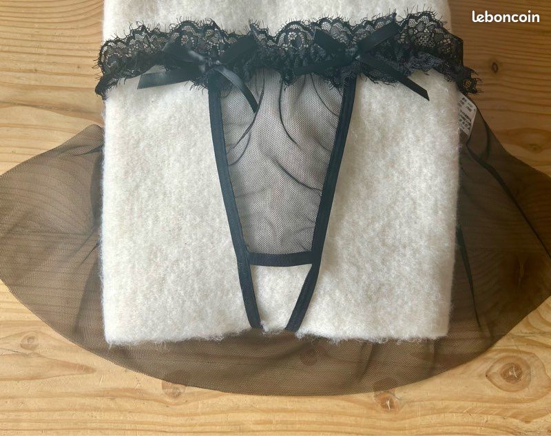Pull noir à panneaux sacai en solde