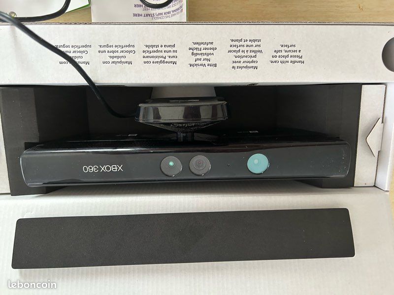 Kinect + jeu et accessoires (image 2)