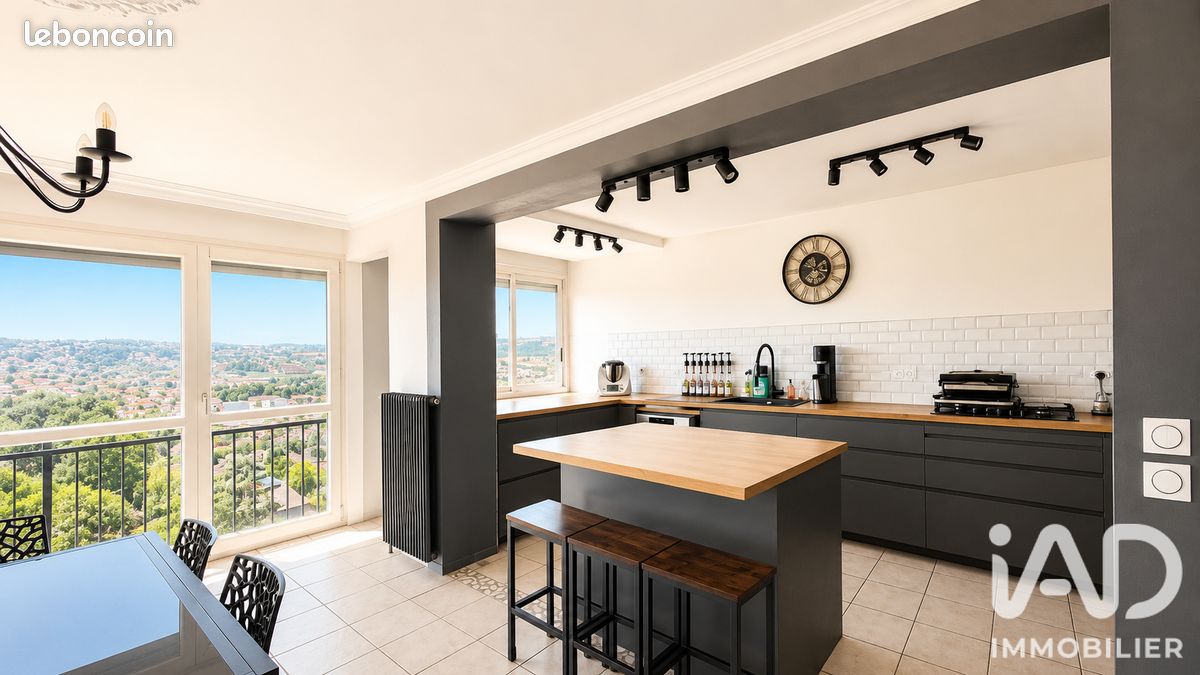 Appartement 5 pièces 102 m² · à Villars · 102 m² · 136 000 €