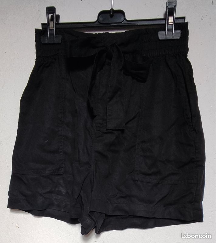 Short Femme American Vintage Noir Taille 36 Occasion Très Bon état