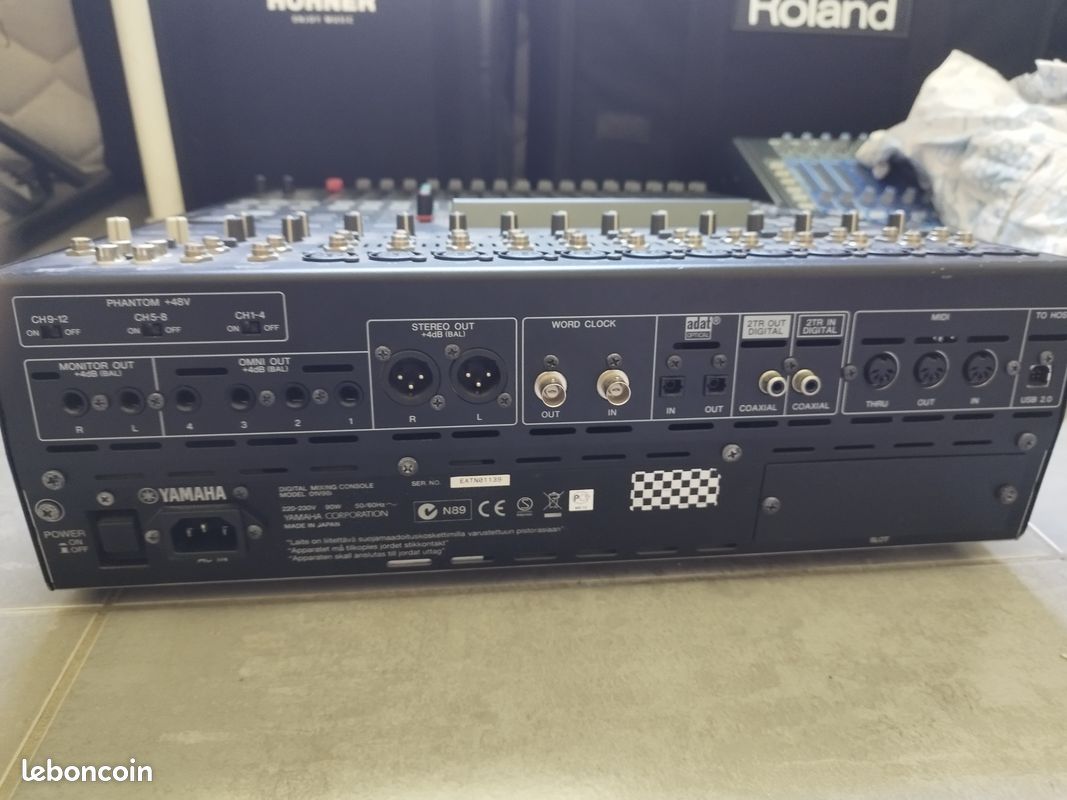 Vends une table de mixage numérique (image 1)