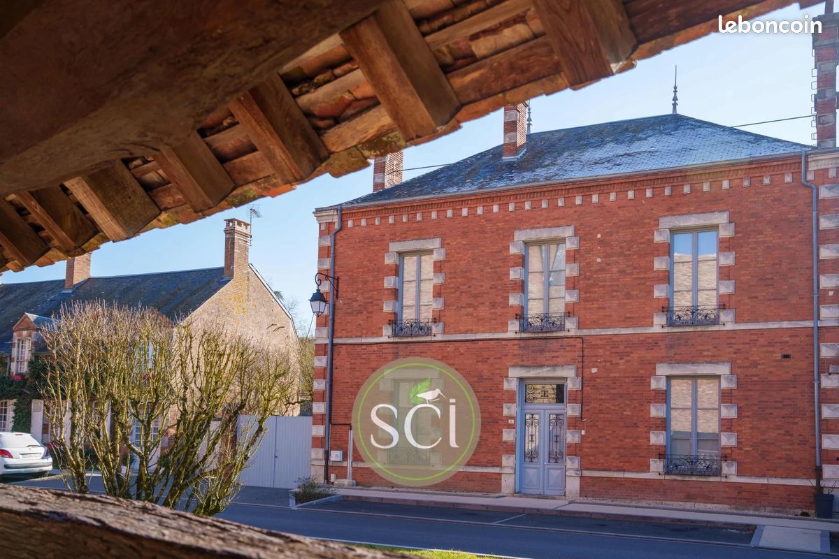 Maison 9 pièces 320 m² · à Lamotte-Beuvron · 320 m² · 477 000 €
