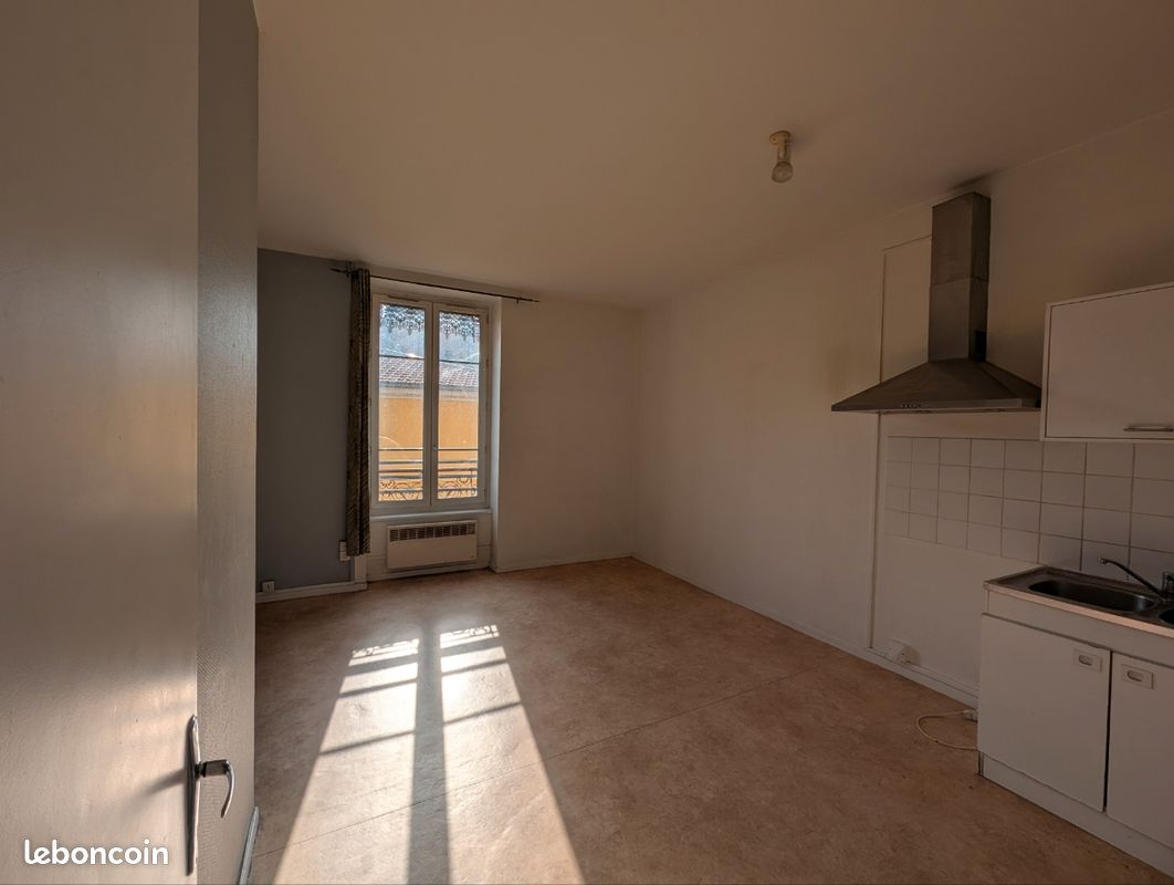Appartement 3 pièces 55 m² · à Oullins-Pierre-Bénite · 55 m² · 880 €/mois