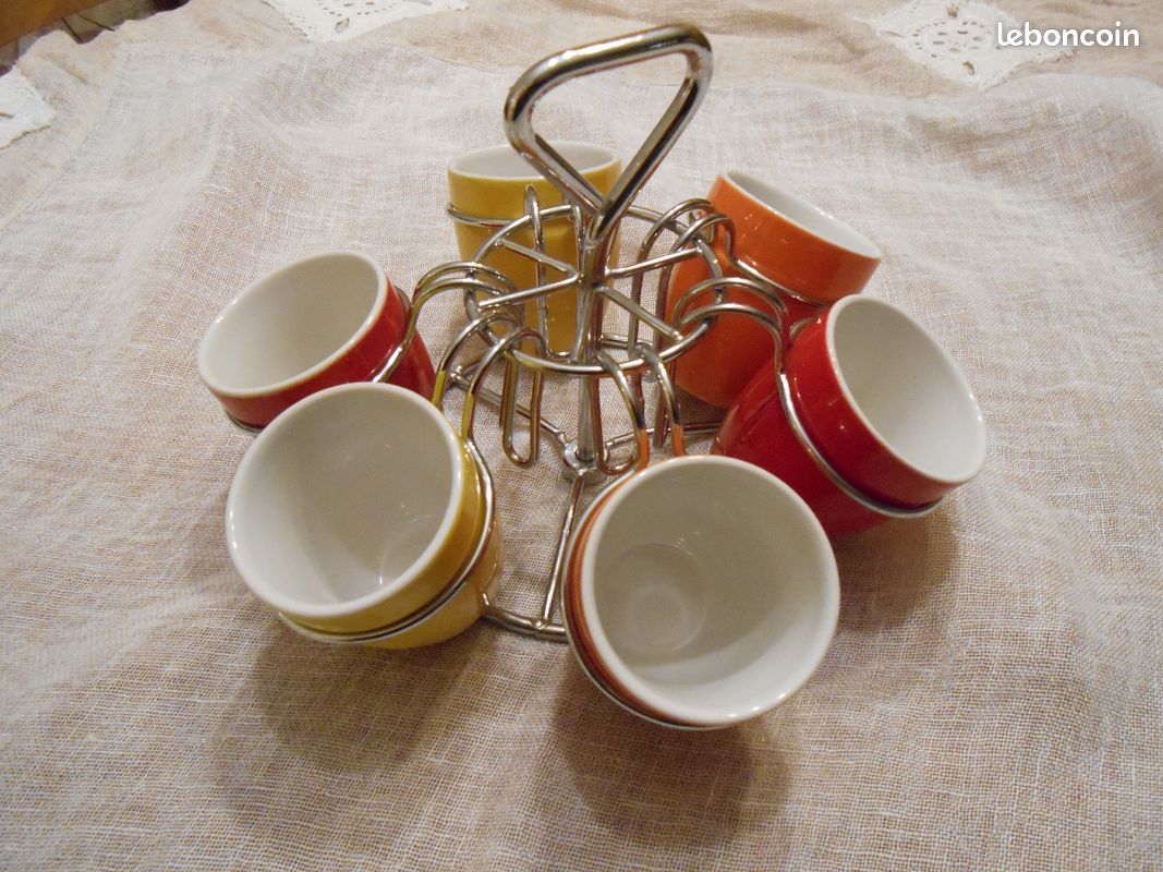 Tasses (6) à café et leur support (image 1)