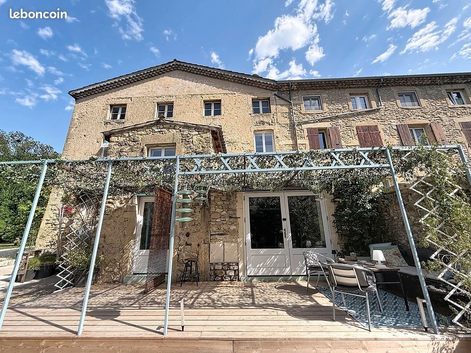 Appartement 5 pièces 181 m² · à Grane · 181 m² · 330 000 €