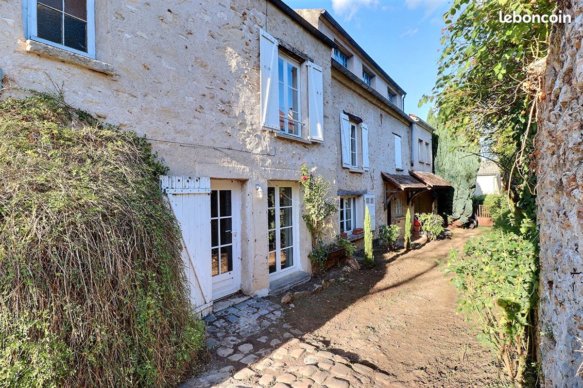 Maison 9 pièces 249 m² · à Mareil-Marly · 249 m² · 1 050 000 €