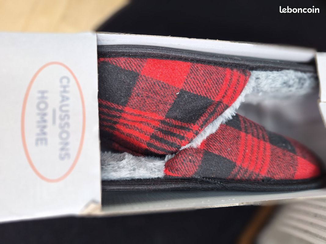 Chaussons fourrés Lee Cooper neuf (image 4)