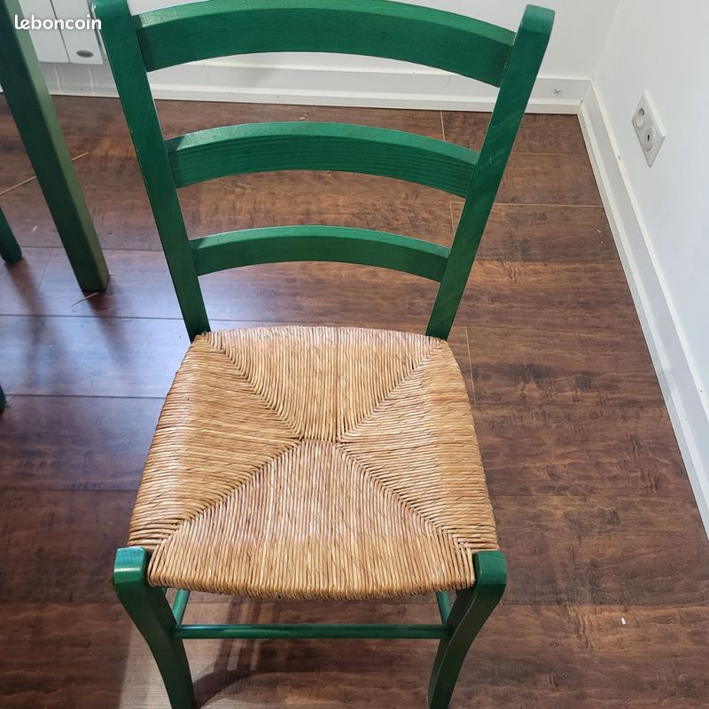 Table carrelée et 4 chaises (image 2)