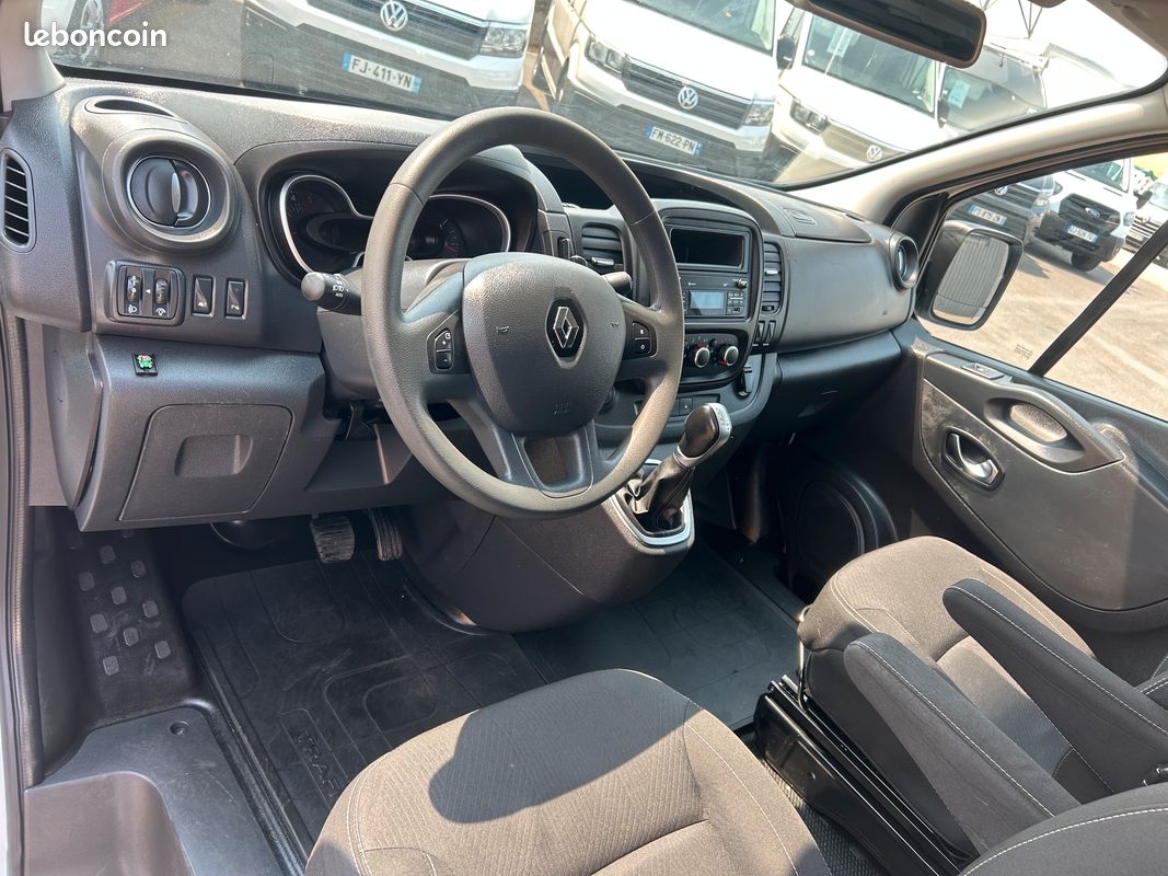 Renault Trafic 2.0 DCI 145ch EDC Boite automatique 1200Kg Fourgon L2H1 Pack Grand Confort Cabine Approfondie 5 Places rabattables Gruau (image 5)
