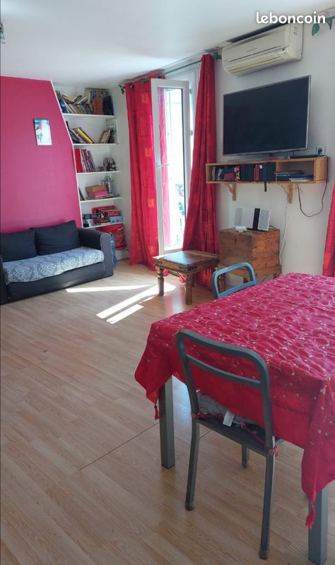 Beau Studio en location temporaire avec balcon Belleville Paris (image 5)