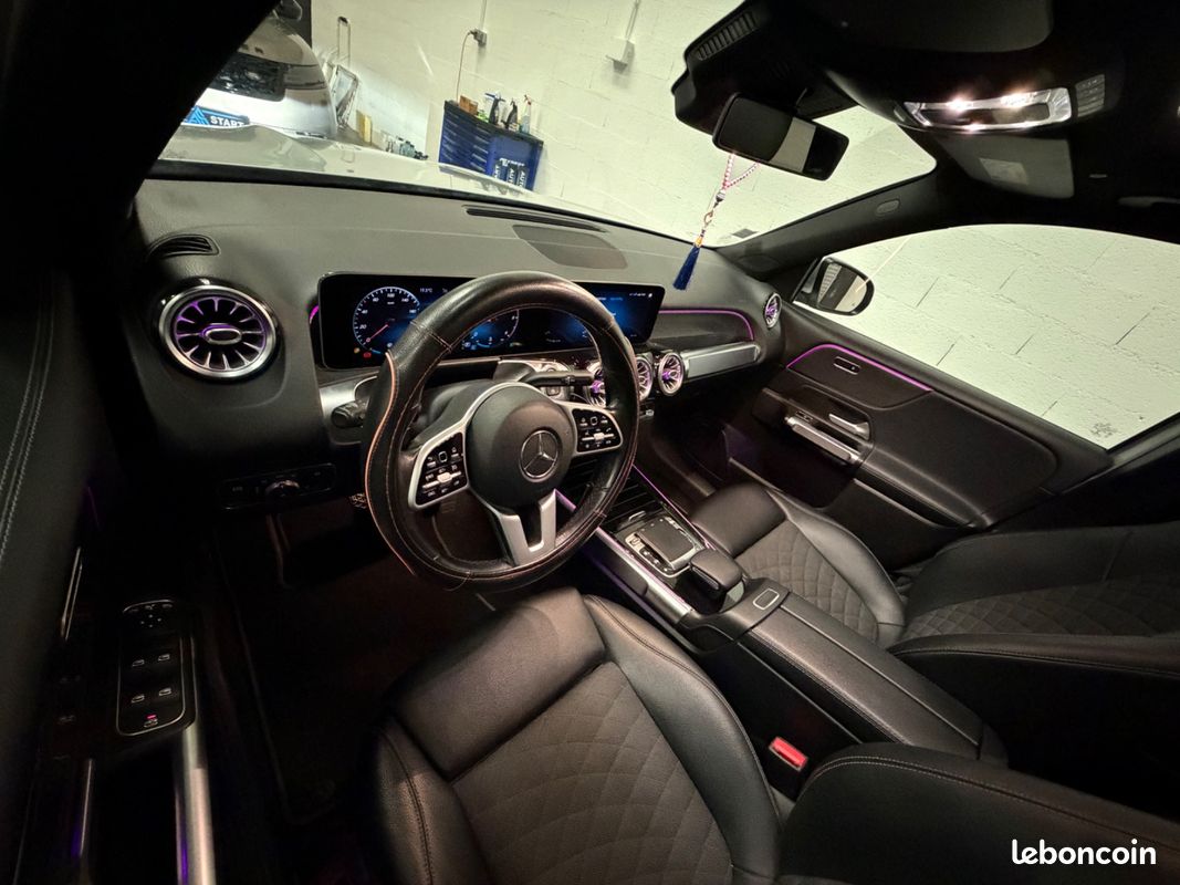 Mercedes GLB 200 d 8DCT / TOIT OUVRANT PANO / SIEGES CHAUFFANTS AV / GRAND ECRAN / CAMERA RECUL / 7 PLACES (image 10)