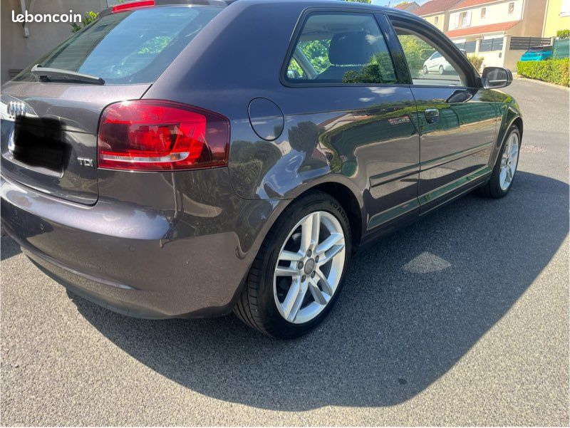 Audi A3 AMBITION première main (image 2)