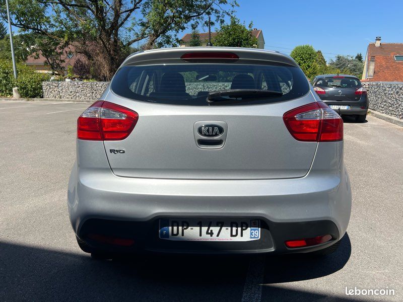 🚗 kia rio 85ch bvm5/ moteur à chaîne/ radio/ garanti suivi✅ (image 6)