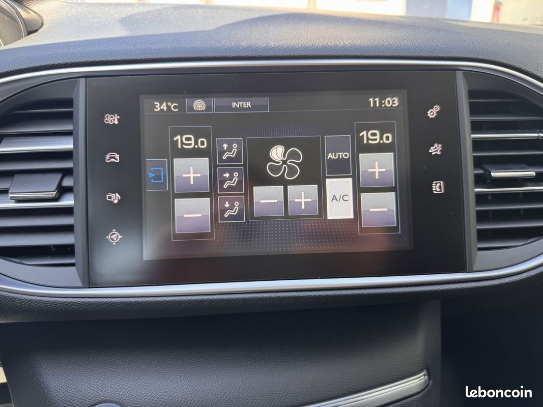 Peugeot 308 (2) 1.2 Puretech 130 EAT6 Allure (image 17)