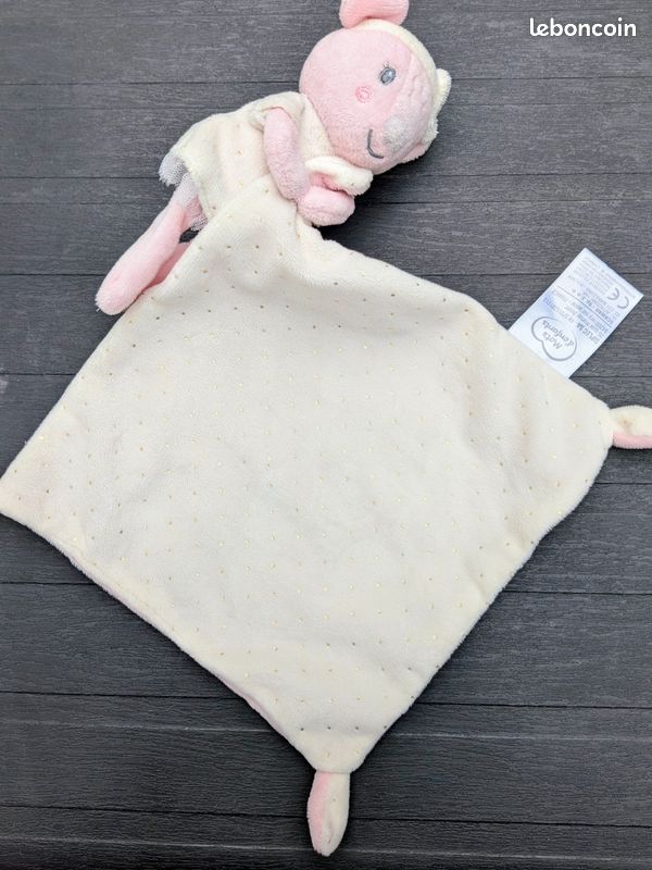 Doudou plat à pois dorés avec une petite souris rose de la marque Mots d'enfants (distribuée par E. Leclerc) (image 1)