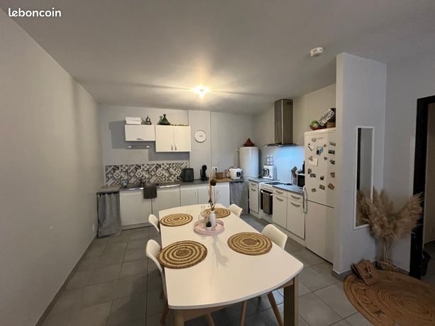 Appartement 2 pièces 64 m²
