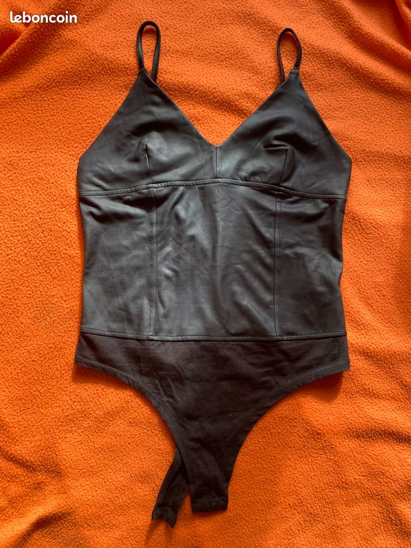 Body en similicuir (image 1)