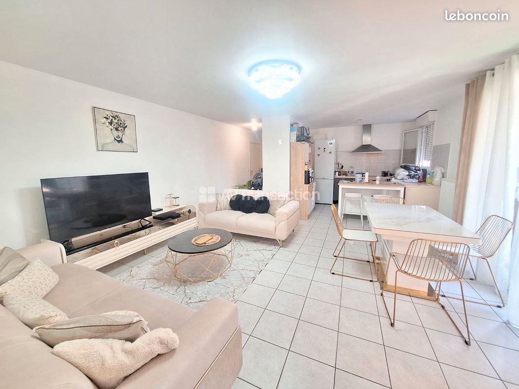 Appartement 4 pièces 80 m² · à Vaulx-en-Velin · 80 m² · 220 000 €