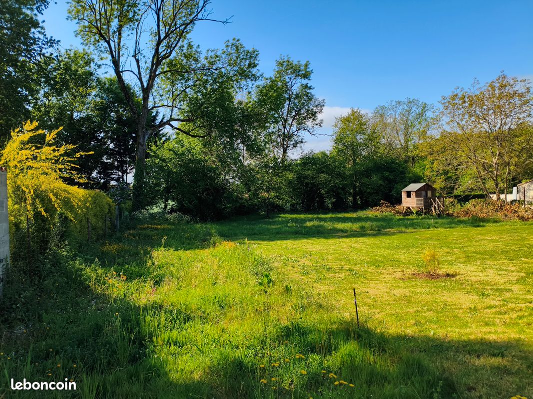 Terrain constructible · à La Crèche · 38 500 €
