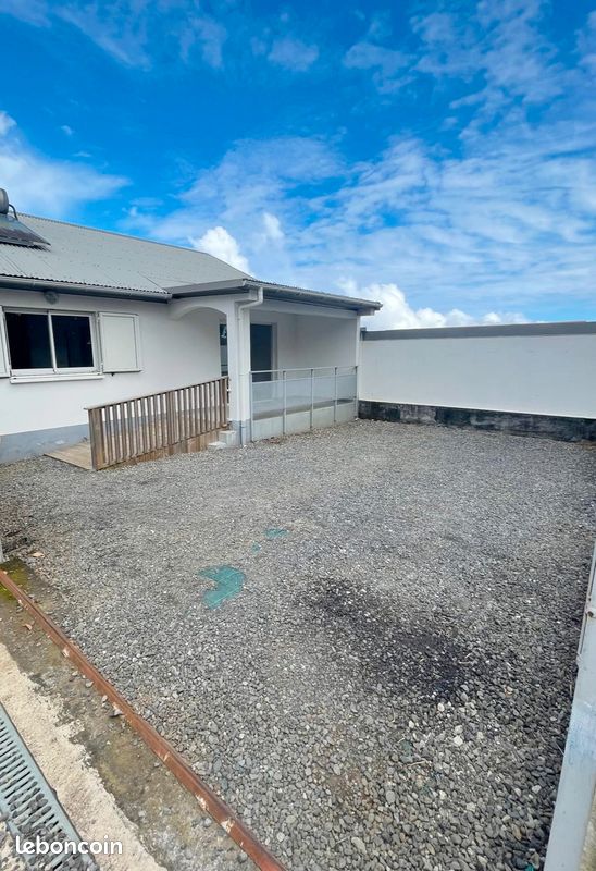 Maison 3 pièces 68 m² · à Petite-Île · 68 m² · 1 000 €