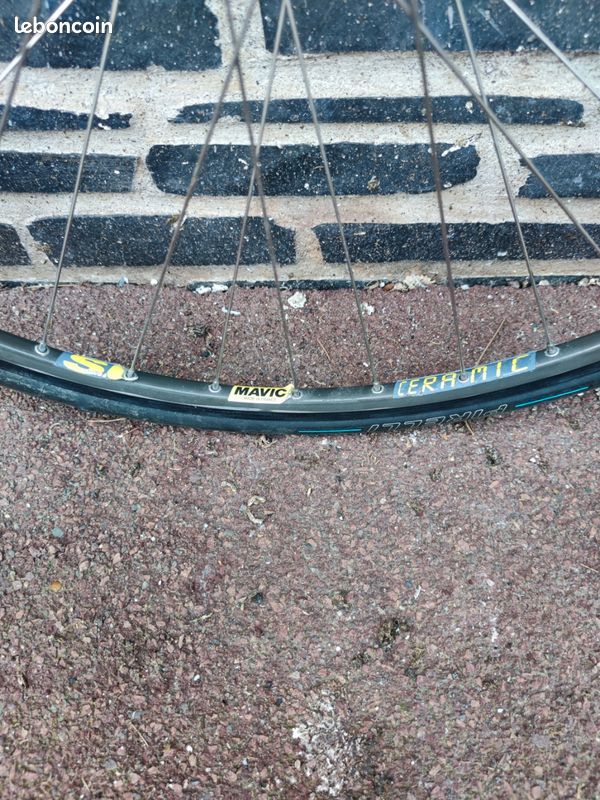 Roue Avant Mavic Open SUP 700C - 19mm, 32 Trous, Moyeu Classique, Aluminium