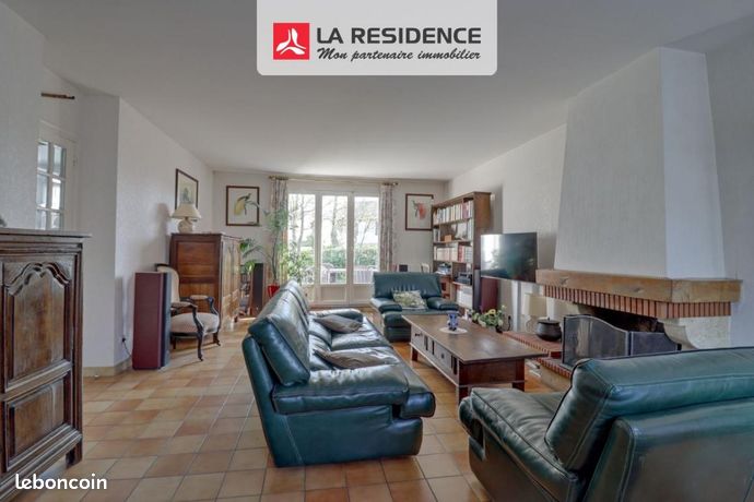 https://img.leboncoin.fr/api/v1/lbcpb1/images/37/3e/5e/373e5ec8a45c889bd55ade24b29c29dad04c9abd.jpg?rule=ad-image