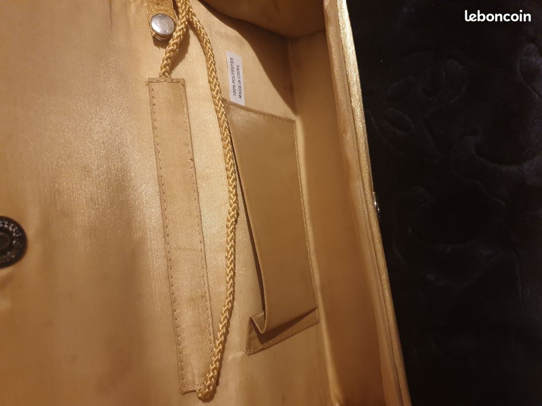 Sac à main pochette de soirée en bandoulière dorée en satin (image 6)