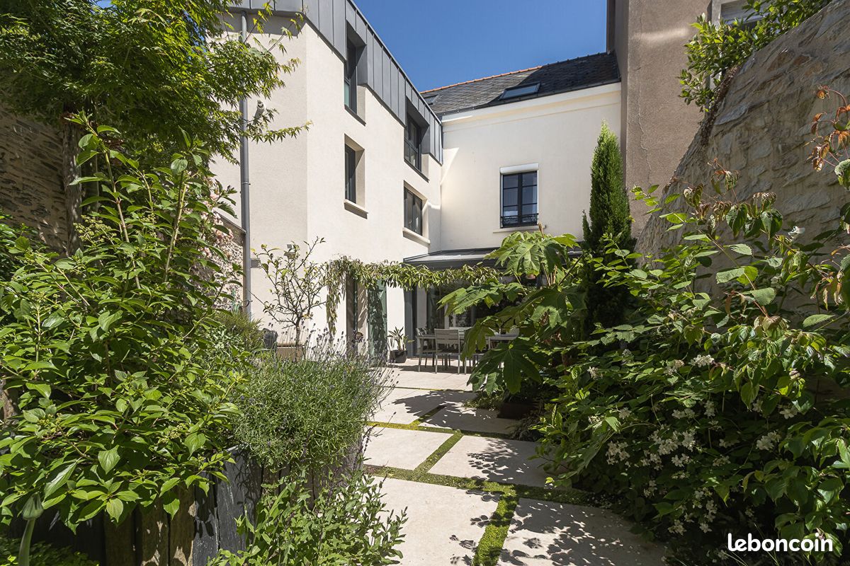 Maison 9 pièces 216 m² · à Angers · 216 m² · 790 000 €