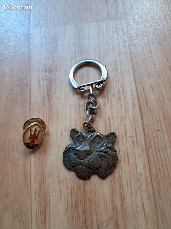 Lot 2 pin's (image 1)