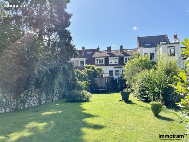 Maison 5 pièces 196 m²