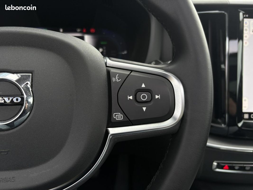 VOLVO XC60 T6 AWD PHEV 350 Plus Style Chrome avec T.O (image 10)
