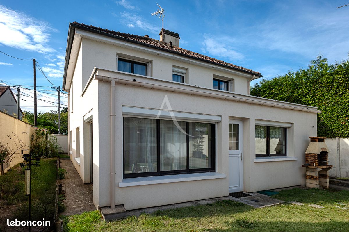 Maison 5 pièces 125 m² · à Villeneuve-Saint-Denis · 125 m² · 363 975 €