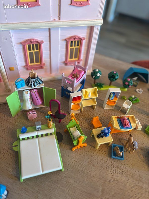 Lot De Playmobil : Maison Avec Personnages Et Accessoires – Idéal Pour Commencer