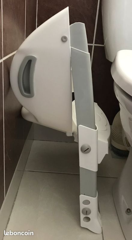 Réducteur WC enfant avec marche pied Équipement bébé
