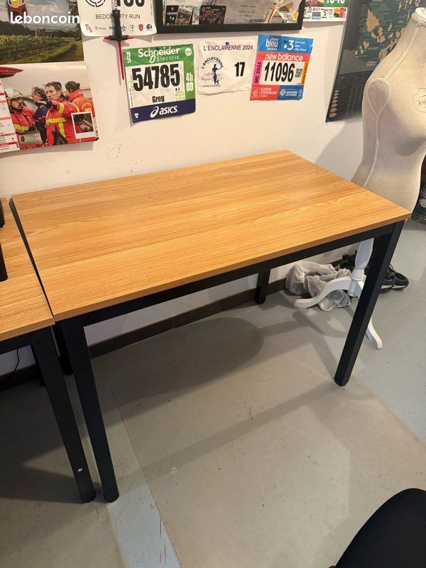Bureau (image 1)