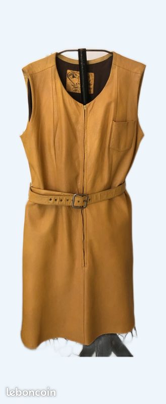 Robe (image 1)