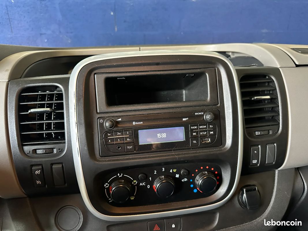 RENAULT Trafic Fg 1.6 D 125ch Grand Confort - 2018 - Bluetooth - Régulateur - Vitres surteintées (image 13)