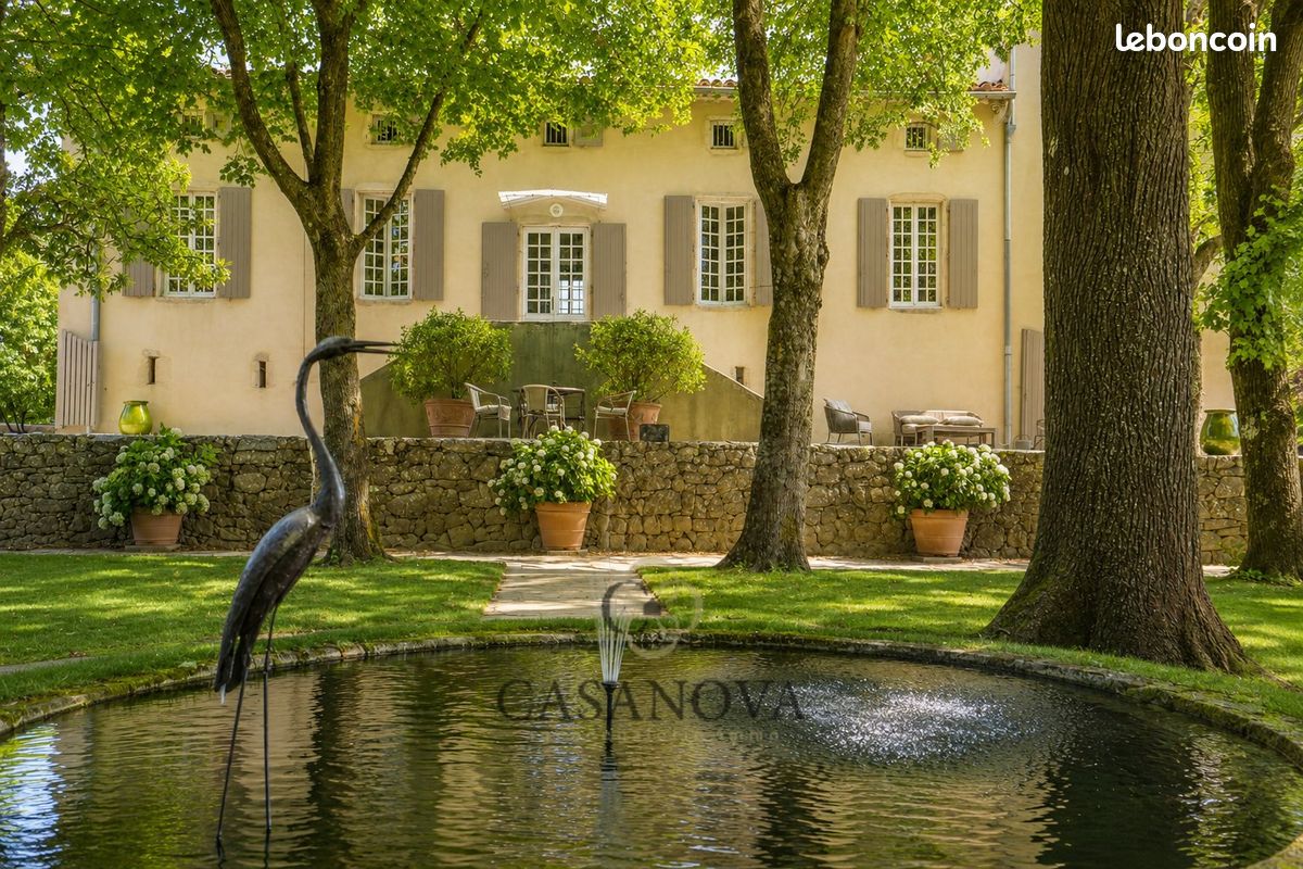 Maison 13 pièces 350 m² · à Saint-Hippolyte-du-Fort · 350 m² · 1 390 000 €