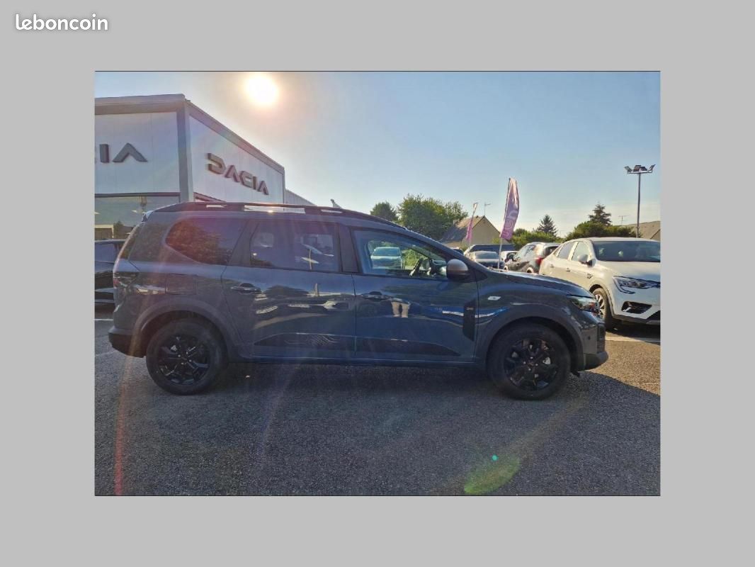 Dacia Jogger HYBRID 155 7 pl Extreme (image 4)
