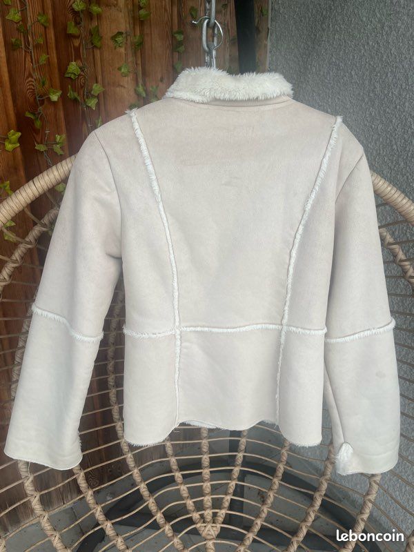 Manteau veste beige à boutons avec doublure en fourrure intérieure, taille 40 (91/94 cm) (image 3)