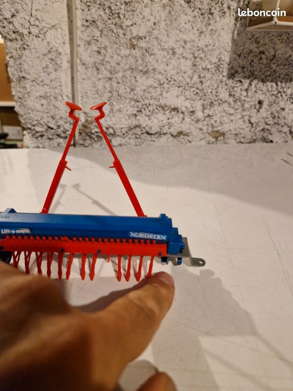 1/32 Britains Semoir Nordsten Lift o matic pour Pièce ou à réparer (image 4)